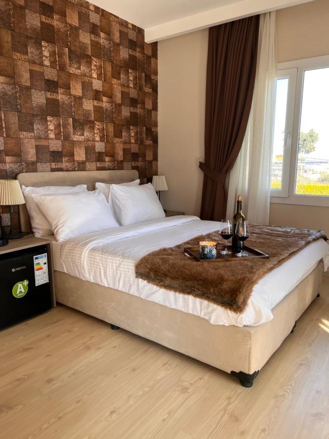 Narlidere B. Equine Range Hotel מראה חיצוני תמונה