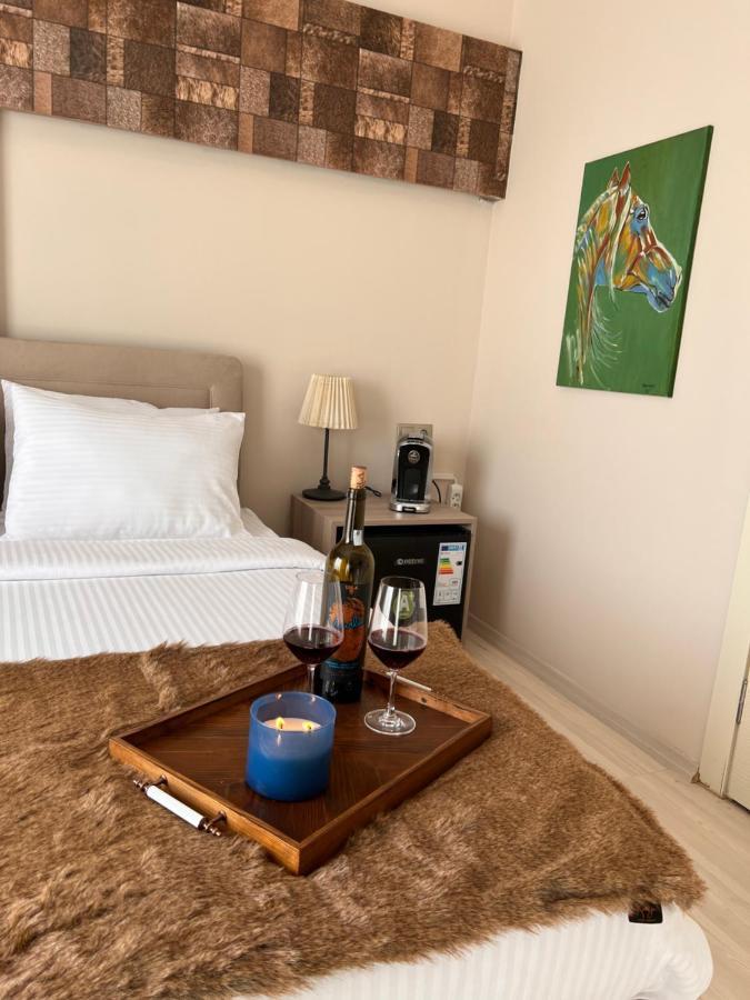 Narlidere B. Equine Range Hotel מראה חיצוני תמונה